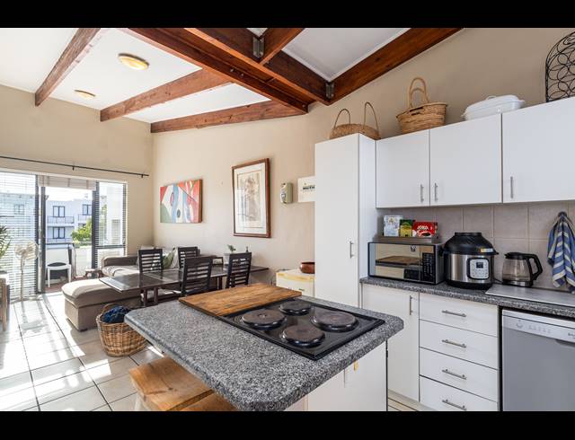2 BEDROOM APARTMENT RENTED IN BURGUNDY ESTATE